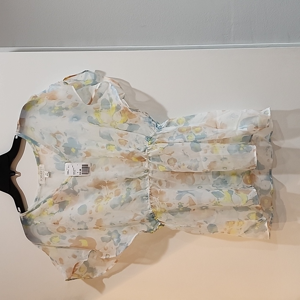 Forever 21 NWT George's Pastel floral layering tunic/wrapper/small